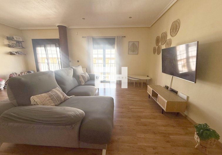 Herverkoop - town house - Avileses