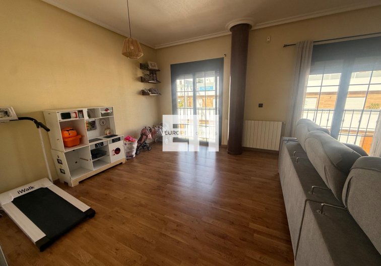 Herverkoop - town house - Avileses