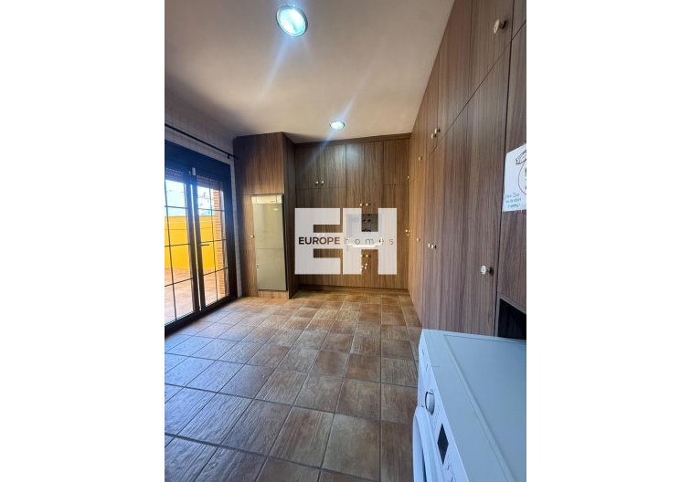 Herverkoop - town house - Avileses