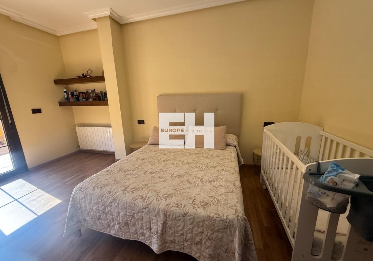 Herverkoop - town house - Avileses