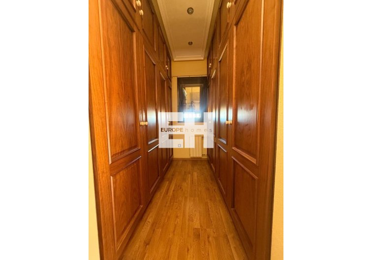 Herverkoop - town house - Avileses