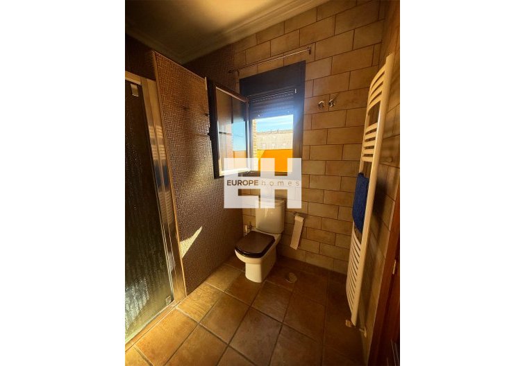 Herverkoop - town house - Avileses