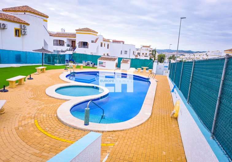 Segunda mano - Apartamento  - Vistabella Golf Entre Naranjos - Inland