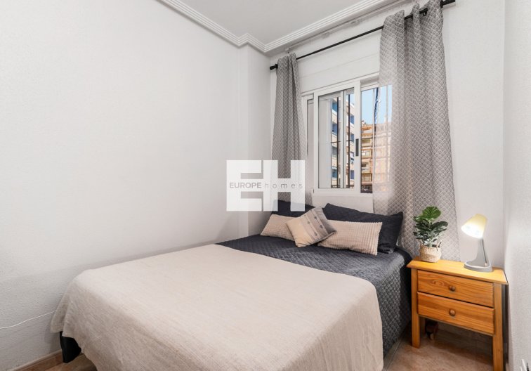 Segunda mano - Apartamento  - Torrevieja - Parque De Las Naciones