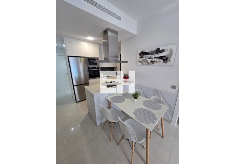 Segunda mano - Apartamento  - Torrevieja - Estacion De Autobuses