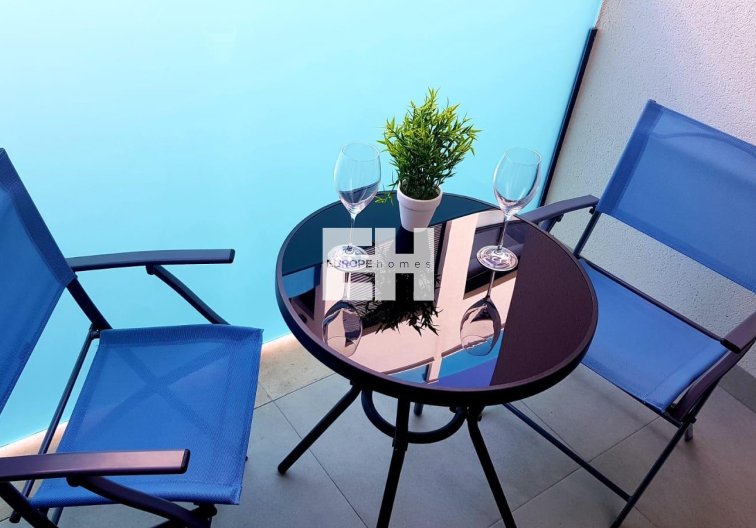 Segunda mano - Apartamento  - Torrevieja - Estacion De Autobuses