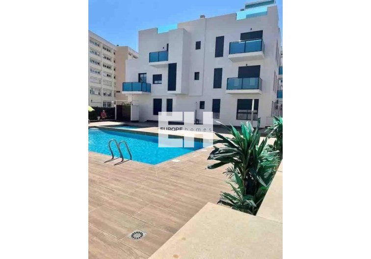 Segunda mano - Apartamento  - Torrevieja - Estacion De Autobuses