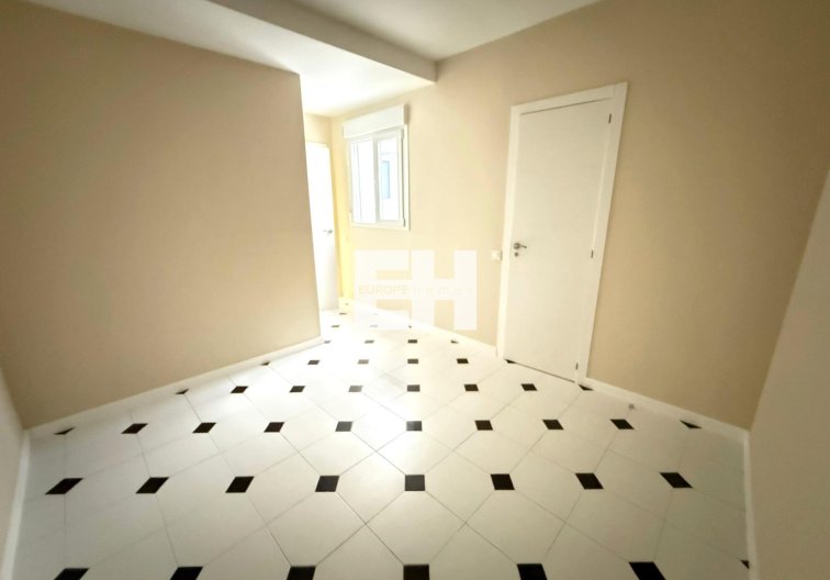 Segunda mano - Apartamento  - Torrevieja - Centro