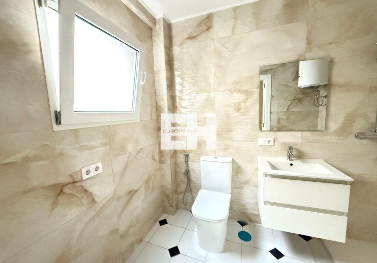 Segunda mano - Apartamento  - Torrevieja - Centro