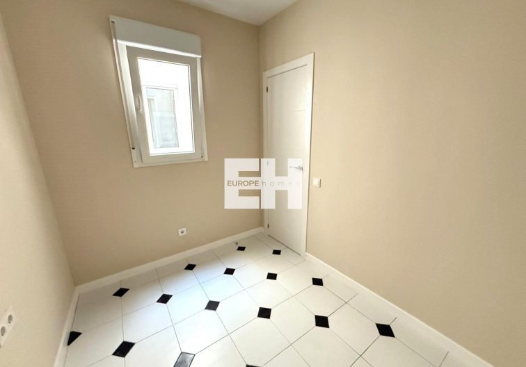 Segunda mano - Apartamento  - Torrevieja - Centro