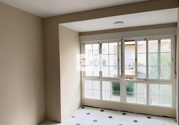 Segunda mano - Apartamento  - Torrevieja - Centro