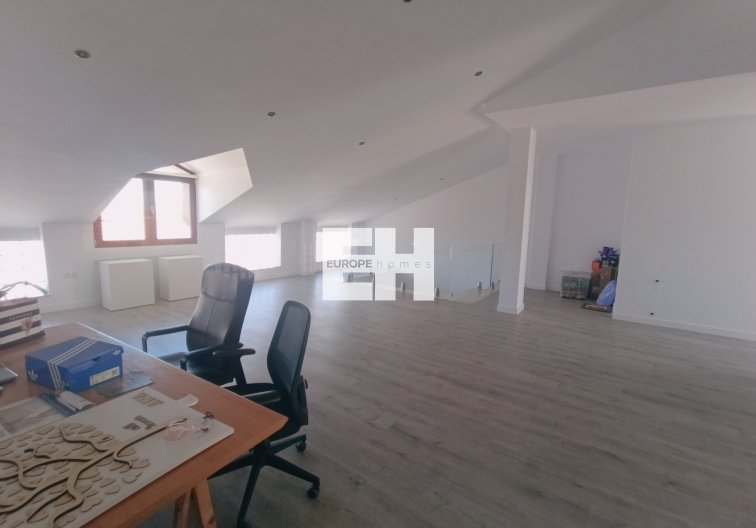 Segunda mano - town house - Roldan - Inland