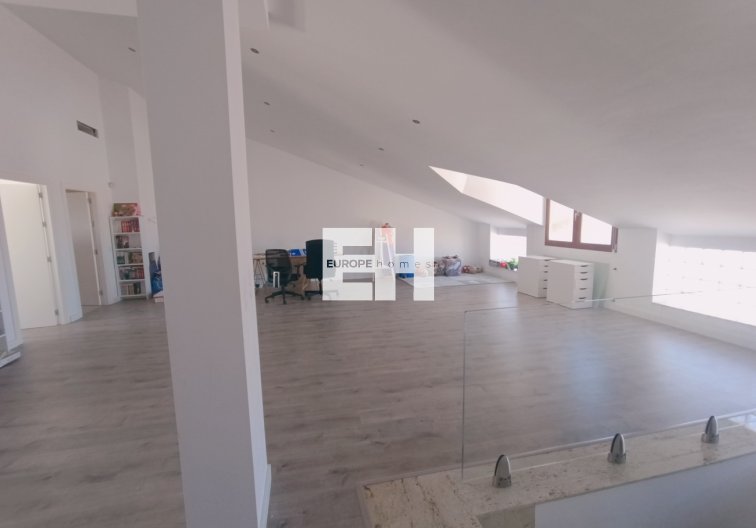 Segunda mano - town house - Roldan - Inland