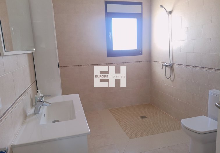 Segunda mano - town house - Roldan - Inland