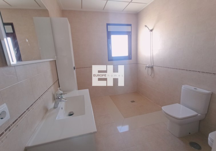 Segunda mano - town house - Roldan - Inland