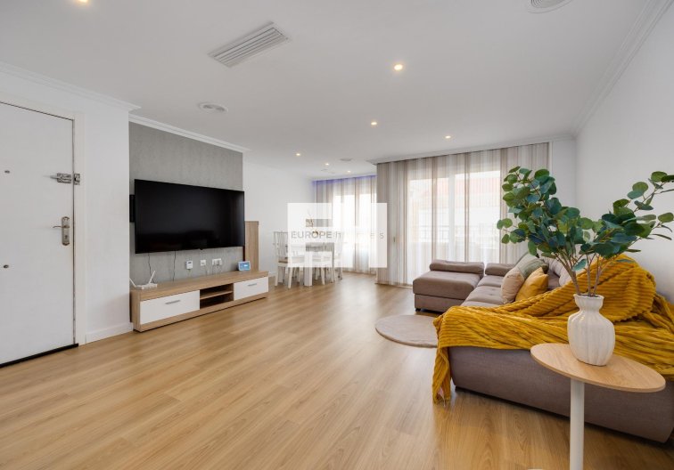 Segunda mano - Apartamento  - Torrevieja - Centro