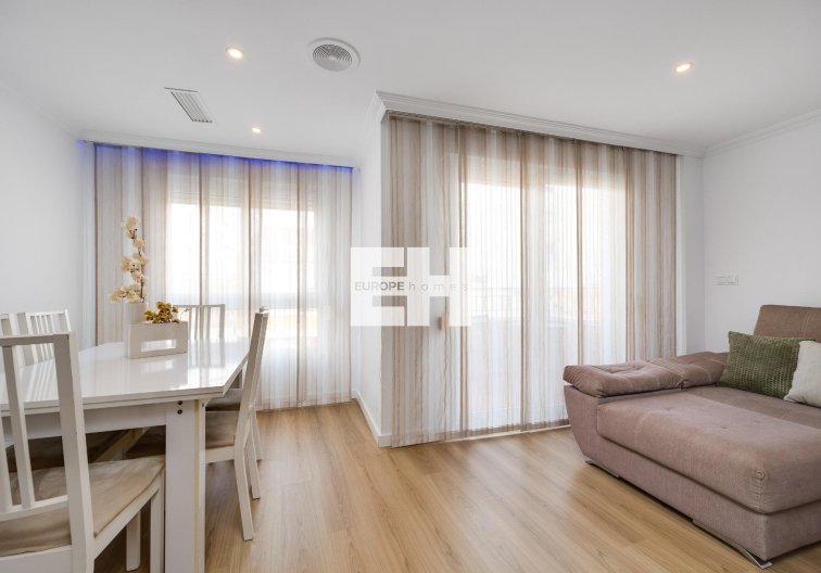 Segunda mano - Apartamento  - Torrevieja - Centro