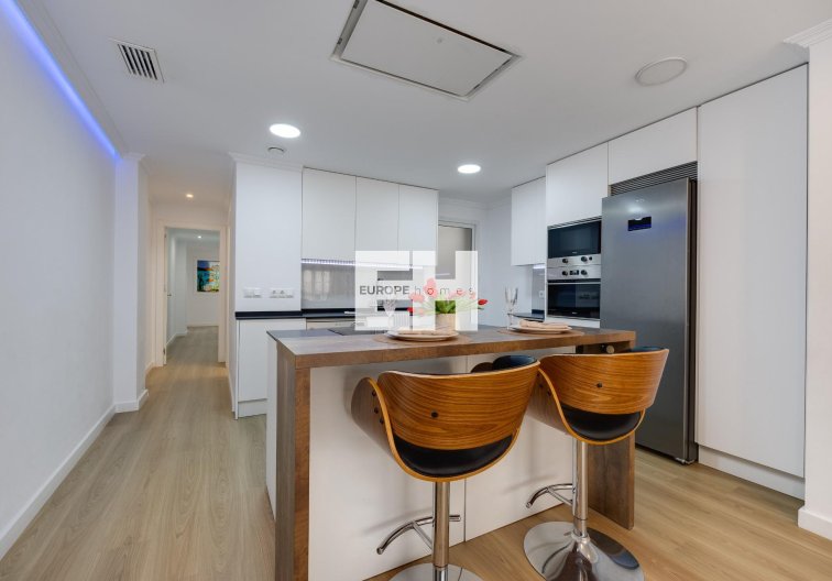 Segunda mano - Apartamento  - Torrevieja - Centro