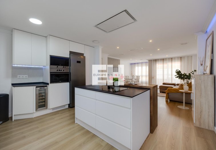 Segunda mano - Apartamento  - Torrevieja - Centro