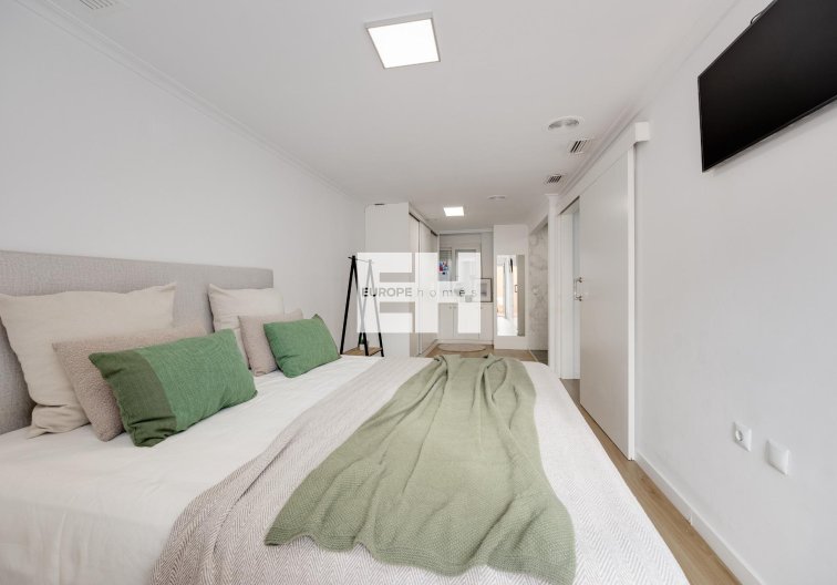 Segunda mano - Apartamento  - Torrevieja - Centro