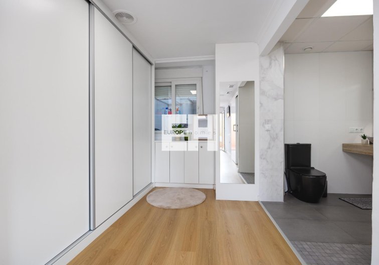 Segunda mano - Apartamento  - Torrevieja - Centro