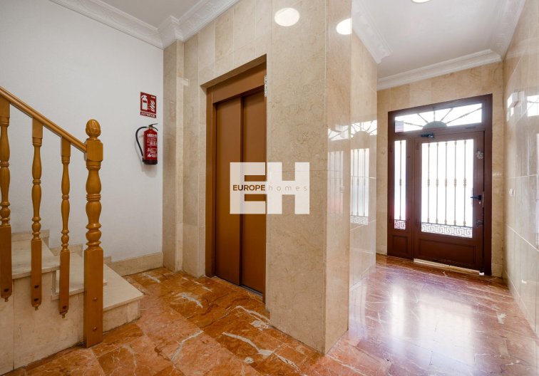 Segunda mano - Apartamento  - Torrevieja - Centro