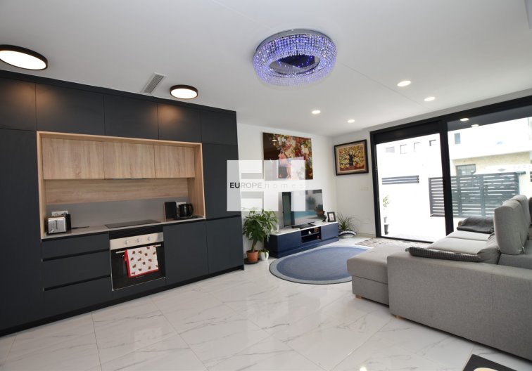 Segunda mano - villa - Los Montesinos - Costa Blanca