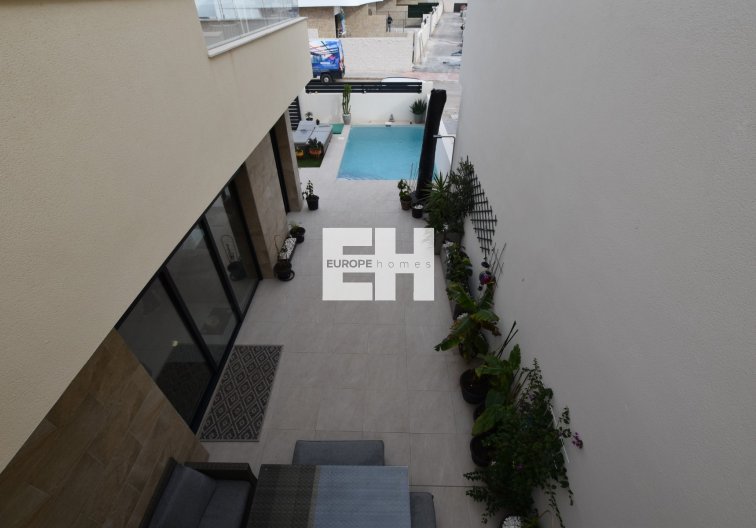 Segunda mano - villa - Los Montesinos - Costa Blanca