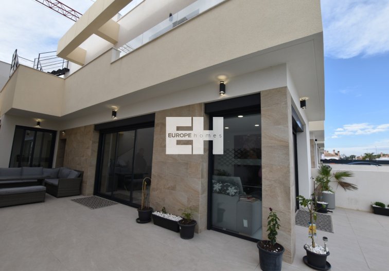 Segunda mano - villa - Los Montesinos - Costa Blanca