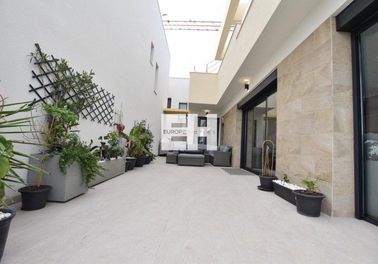 Segunda mano - villa - Los Montesinos - Costa Blanca