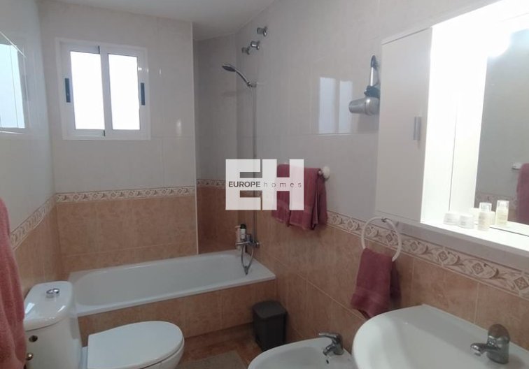 Segunda mano - Apartamento  - Torrevieja - CASCO URBANO