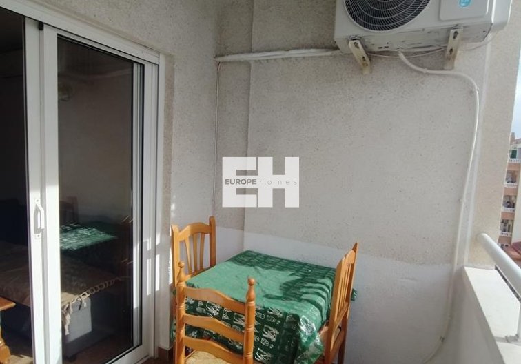 Segunda mano - Apartamento  - Torrevieja - CASCO URBANO