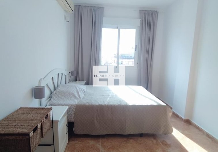 Segunda mano - Apartamento  - Torrevieja - CASCO URBANO