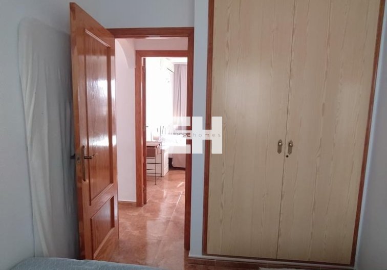 Segunda mano - Apartamento  - Torrevieja - CASCO URBANO