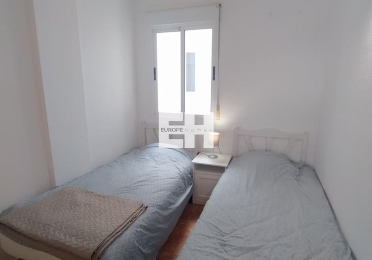 Segunda mano - Apartamento  - Torrevieja - CASCO URBANO