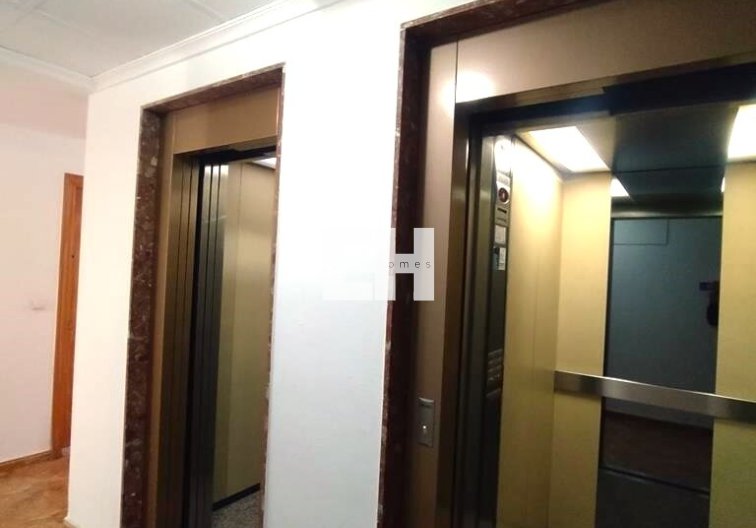 Segunda mano - Apartamento  - Torrevieja - CASCO URBANO