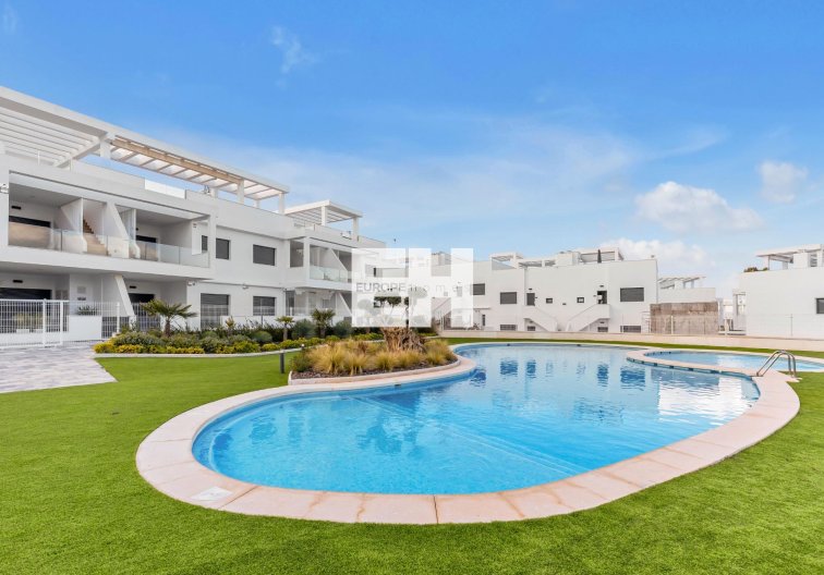 Segunda mano - Bungalow - Torrevieja - Los Balcones - Los Altos Del Edén