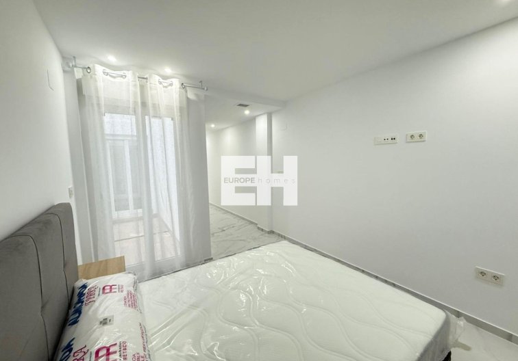 Segunda mano - Apartamento  - Torrevieja - Parque De Las Naciones