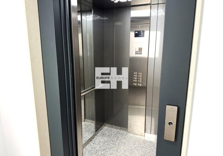 Segunda mano - Apartamento  - Torrevieja - Parque De Las Naciones