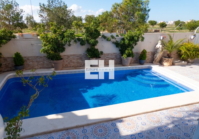 Revente - villa - Playa Flamenca - Costa Blanca