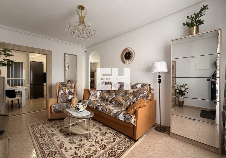 Segunda mano - Apartamento  - Torrevieja - Urb. Calas Blancas III