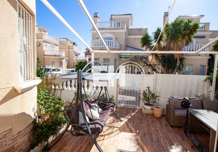 Resale - villa - Orihuela Costa - Los Almendros-la Florida