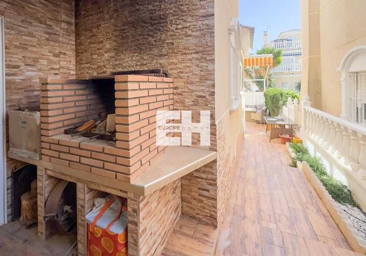 Resale - villa - Orihuela Costa - Los Almendros-la Florida