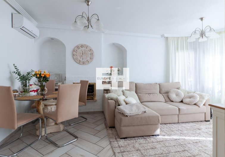 Resale - villa - Orihuela Costa - Los Almendros-la Florida