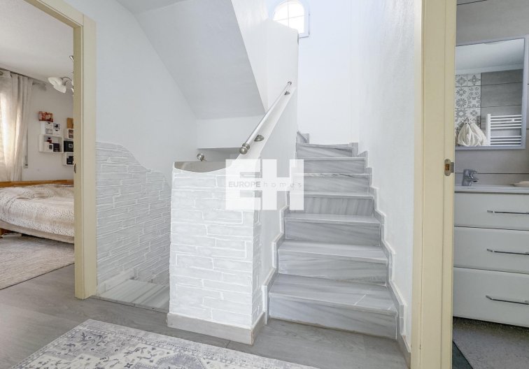 Resale - villa - Orihuela Costa - Los Almendros-la Florida