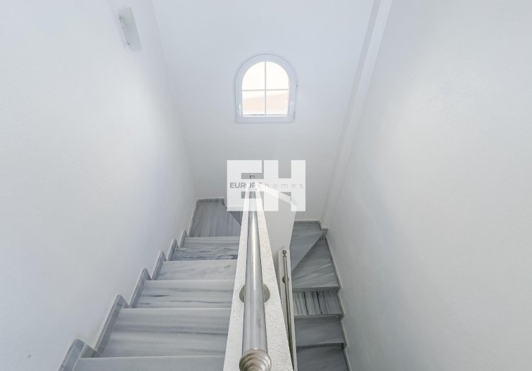 Resale - villa - Orihuela Costa - Los Almendros-la Florida