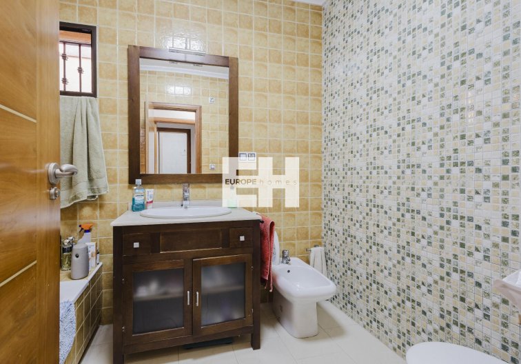 Segunda mano - villa - Torrevieja - Costa Blanca