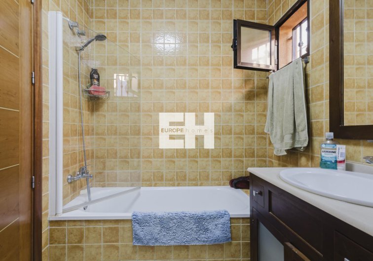 Segunda mano - villa - Torrevieja - Costa Blanca