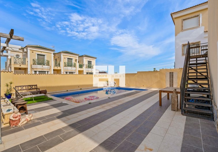 Segunda mano - villa - Orihuela Costa - Costa Blanca