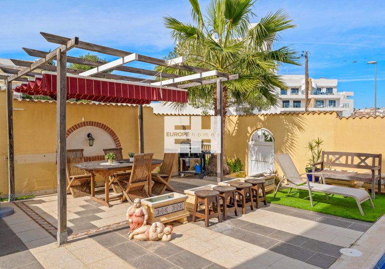 Segunda mano - villa - Orihuela Costa - Costa Blanca